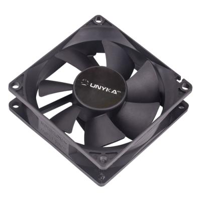 Ventilador Interno Unyka 80mm Color Negro 7 Aspas