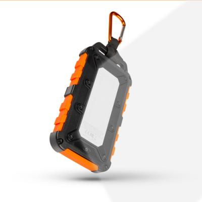 Powerbank Solar 10000mAh Xtorm XR104/ 20W/ Naranja y Negro